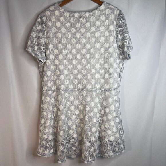 Susan Graver White Lace Overlay Scoop Neck Short Sleeve Blouse Size Large - Picture 2 of 9
